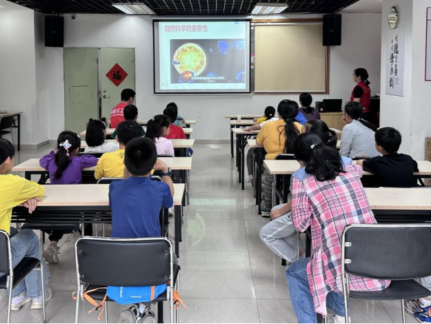点燃科学梦！布吉街道助力社区青少年探索自然奥秘