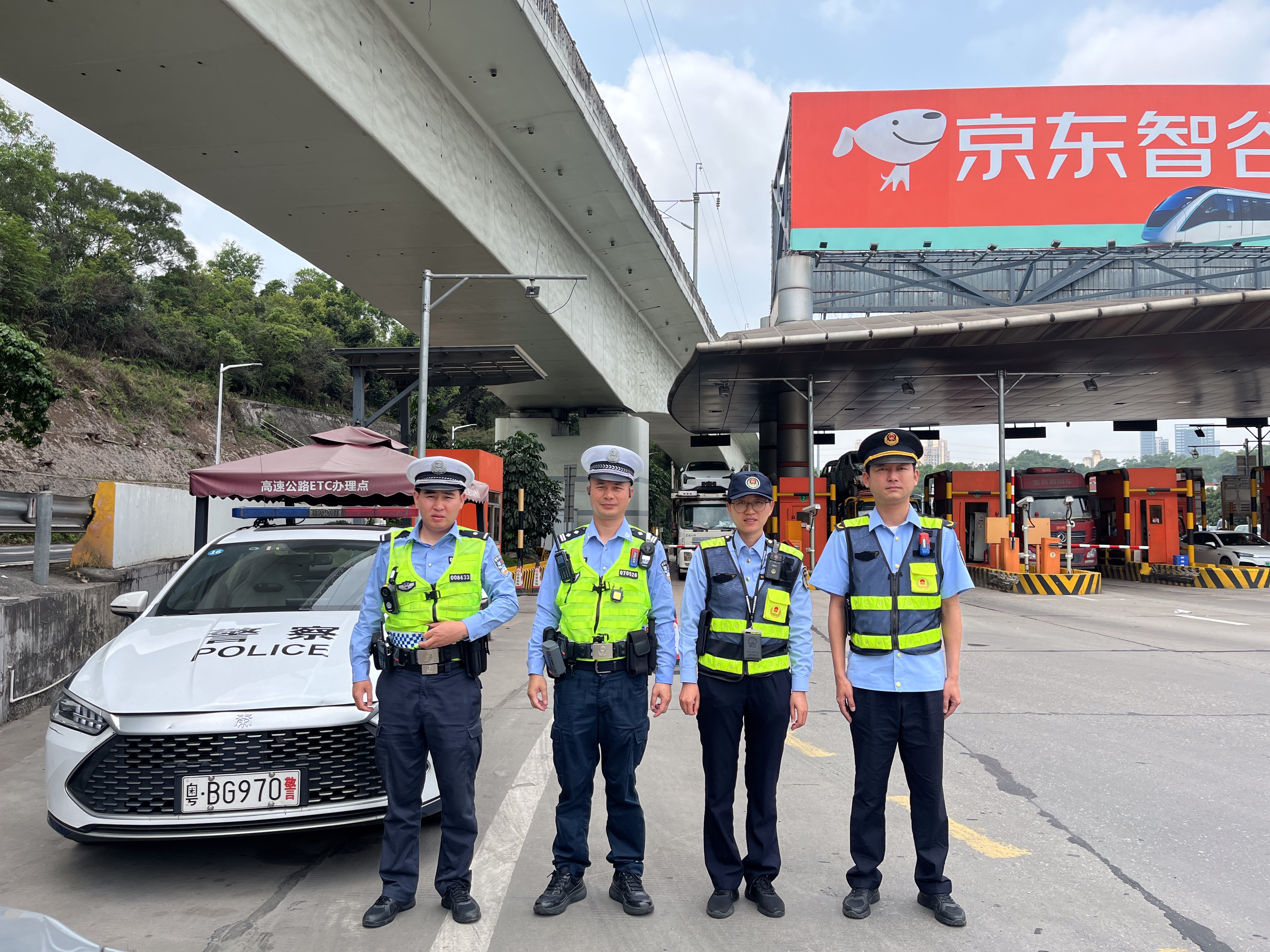 非法营运还超员70%？深圳交通交警联合整治守护出行安全 