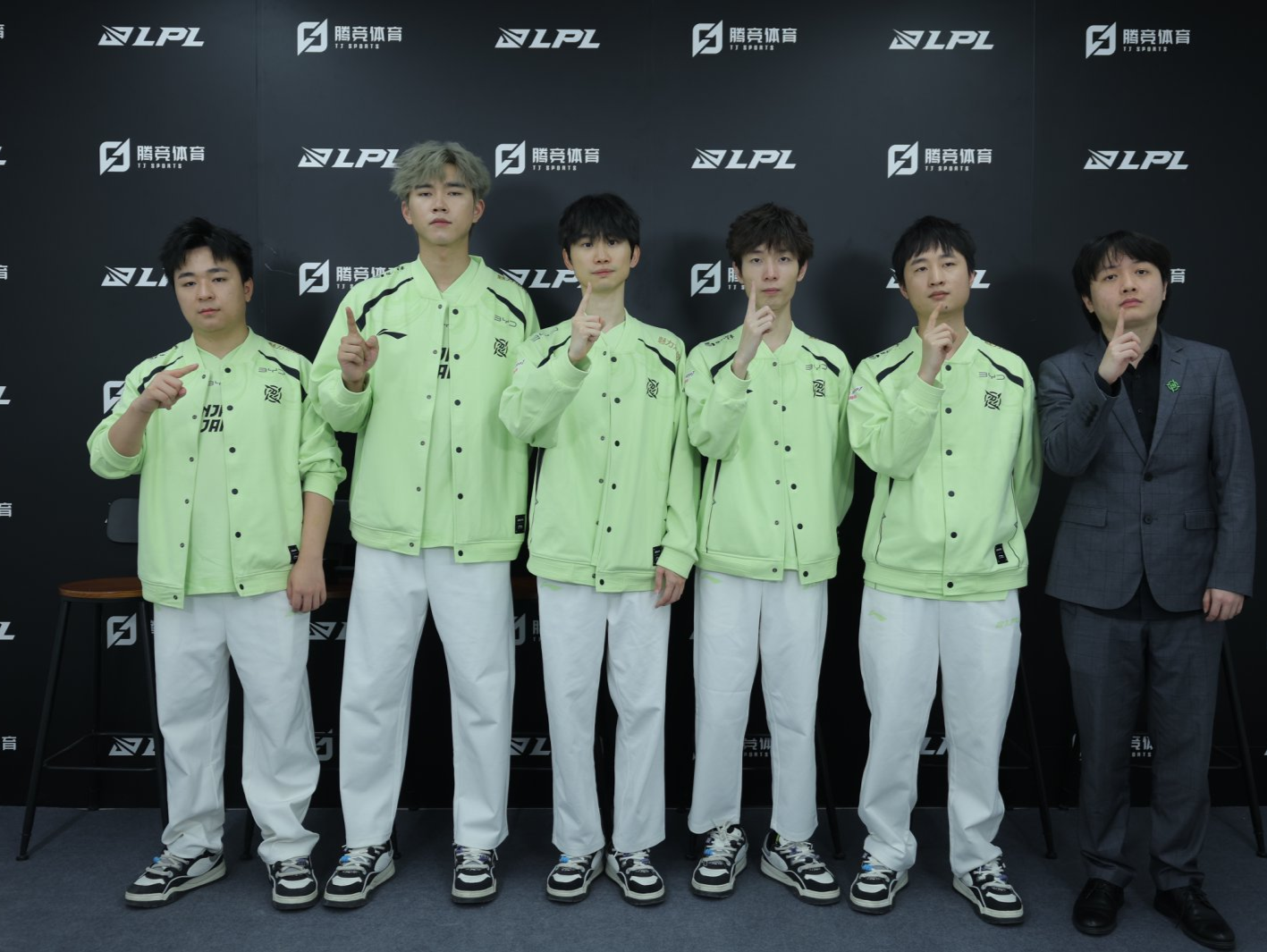 深圳NIP 2:0击败西安WE，登峰组首胜落袋