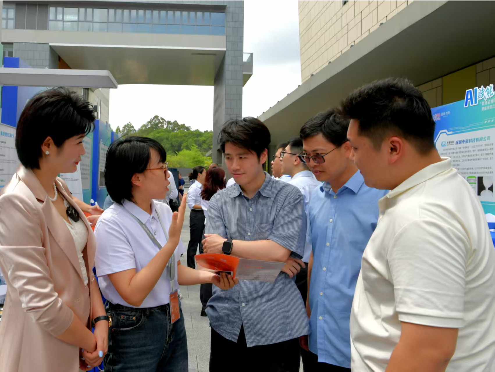 “智能建造”赋能行业发展，龙岗举办建筑业企业“搭场景”对接大会