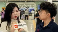 赵心童回家了！石春侠现身接机