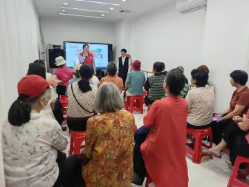 南园街道南园社区开展饮食健康管理公开课