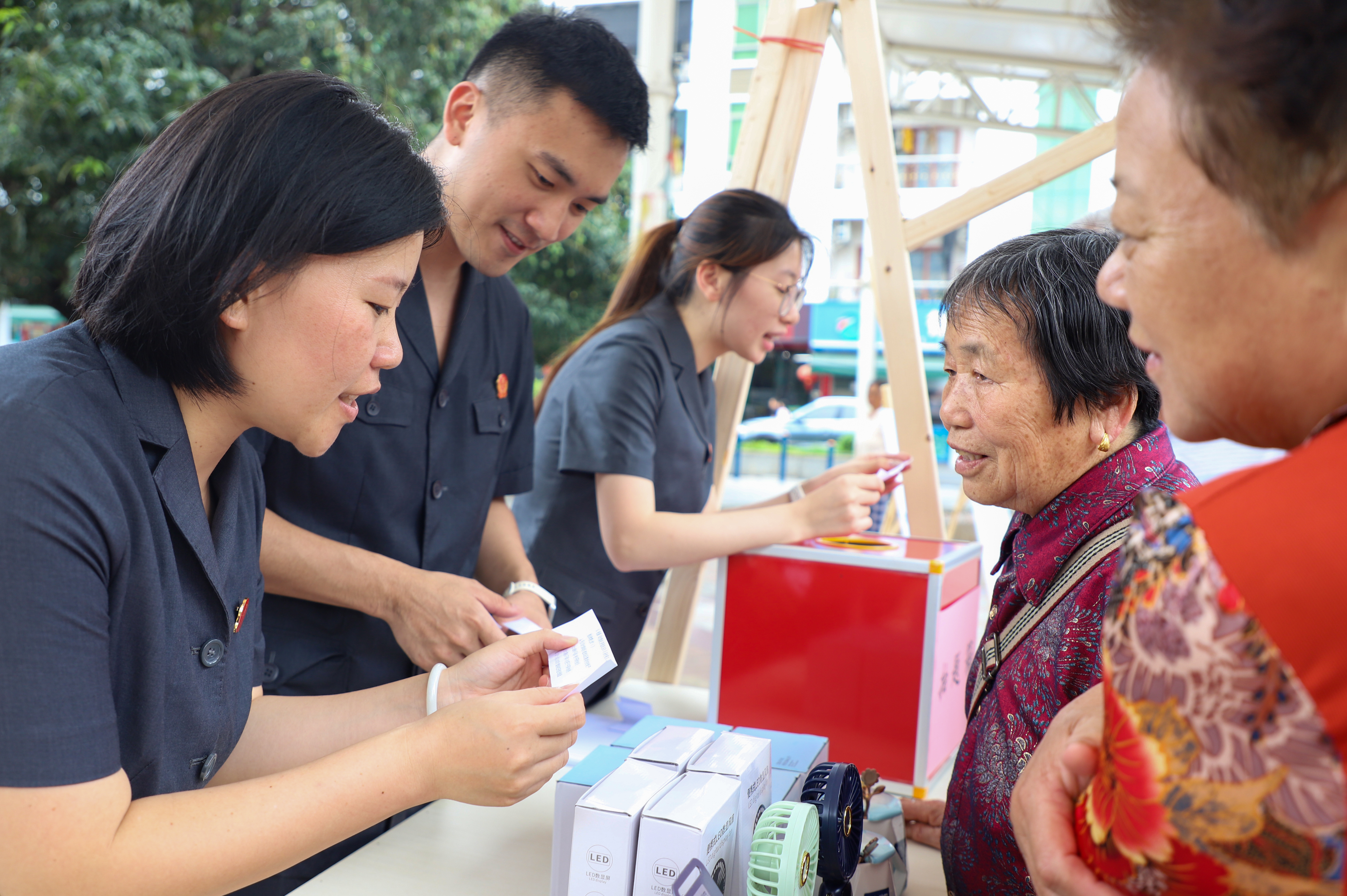 深圳市中级人民法院携手深汕法院推动《农村集体经济组织法》落地乡村振兴一线