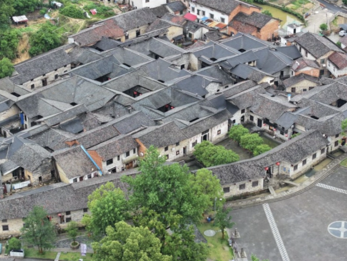 大美江湖·天下岳阳 | “天下第一村”张谷英村，装着26℃的夏天 