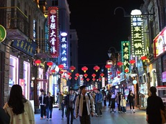 新华全媒+|文旅焕新、场景升级：哈尔滨“五一”消费市场热力十足