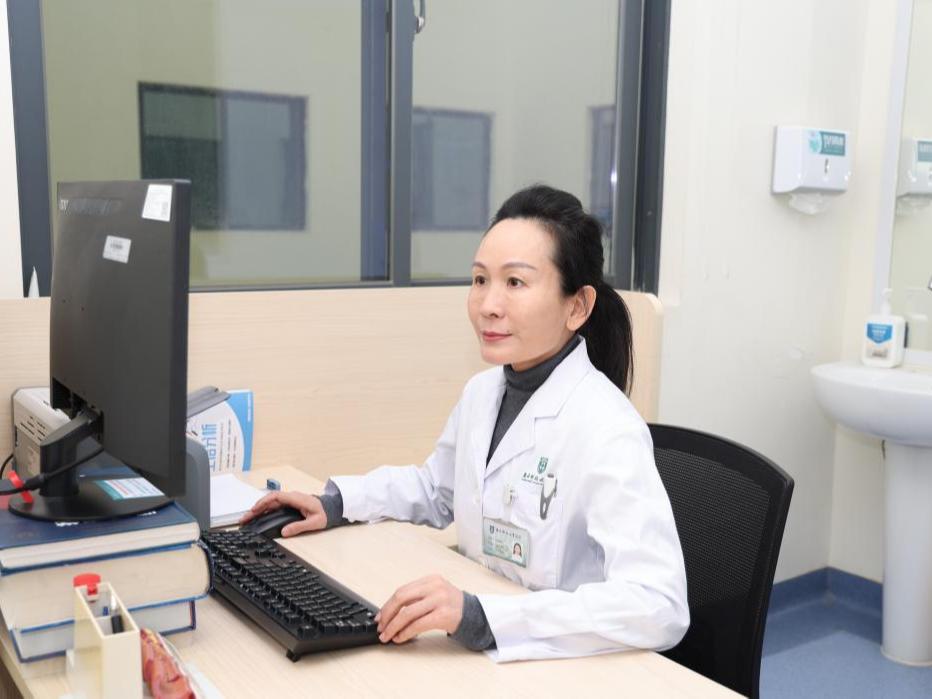 喝酒熬夜半月，深圳35岁设计师“喝”进了医院