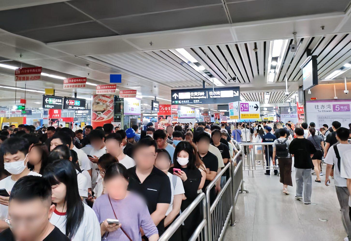 全力护航城市出行，深圳北站枢纽为来深旅客和市民铺就温暖通途