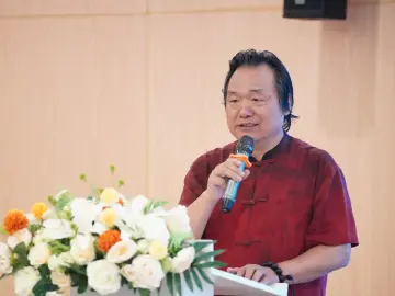 我的深圳故事｜指画艺术家王和平：以指代笔展现城市新气象