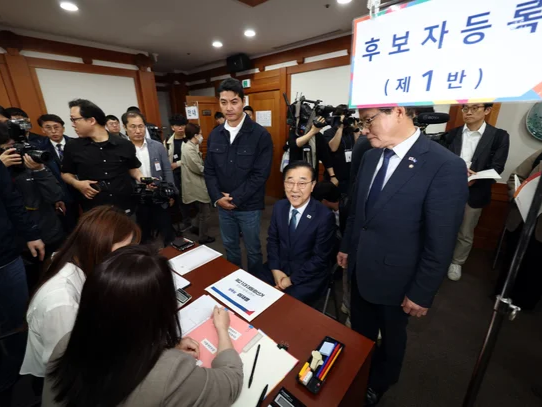 李在明正式登记参选下届韩国总统