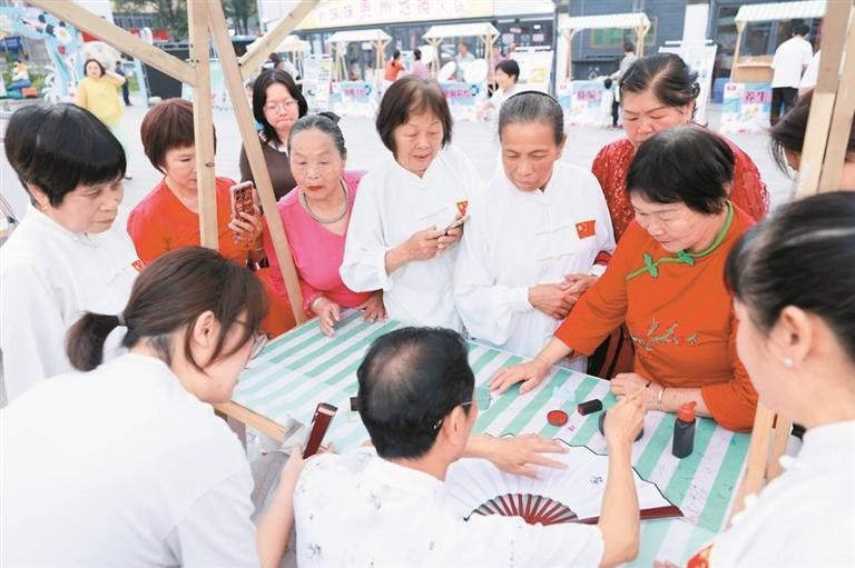 老潮人明星派对集市热闹非凡