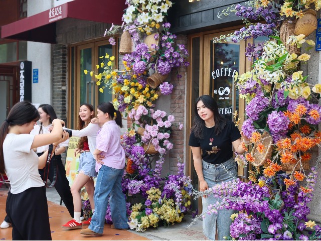 勾起了多少人的骑楼回忆！东莞记忆街区“走鬼档”市集火热开摊ing