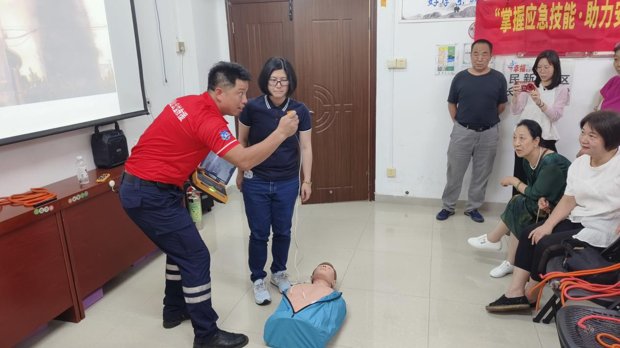 民新社区开展安全宣讲进楼宇活动，学习应急技能保平安