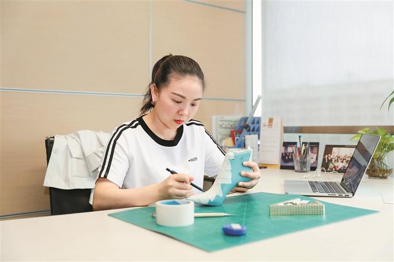 全国劳模张笑笑用心诠释“深圳制造”的进阶密码