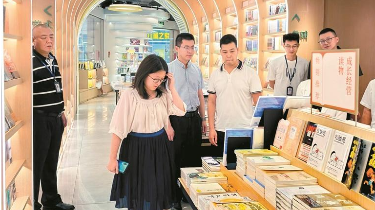 凤凰街道开展“扫黄打非”专项检查 规范文化市场经营秩序