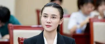 演员宋佳，在《人民日报》发文