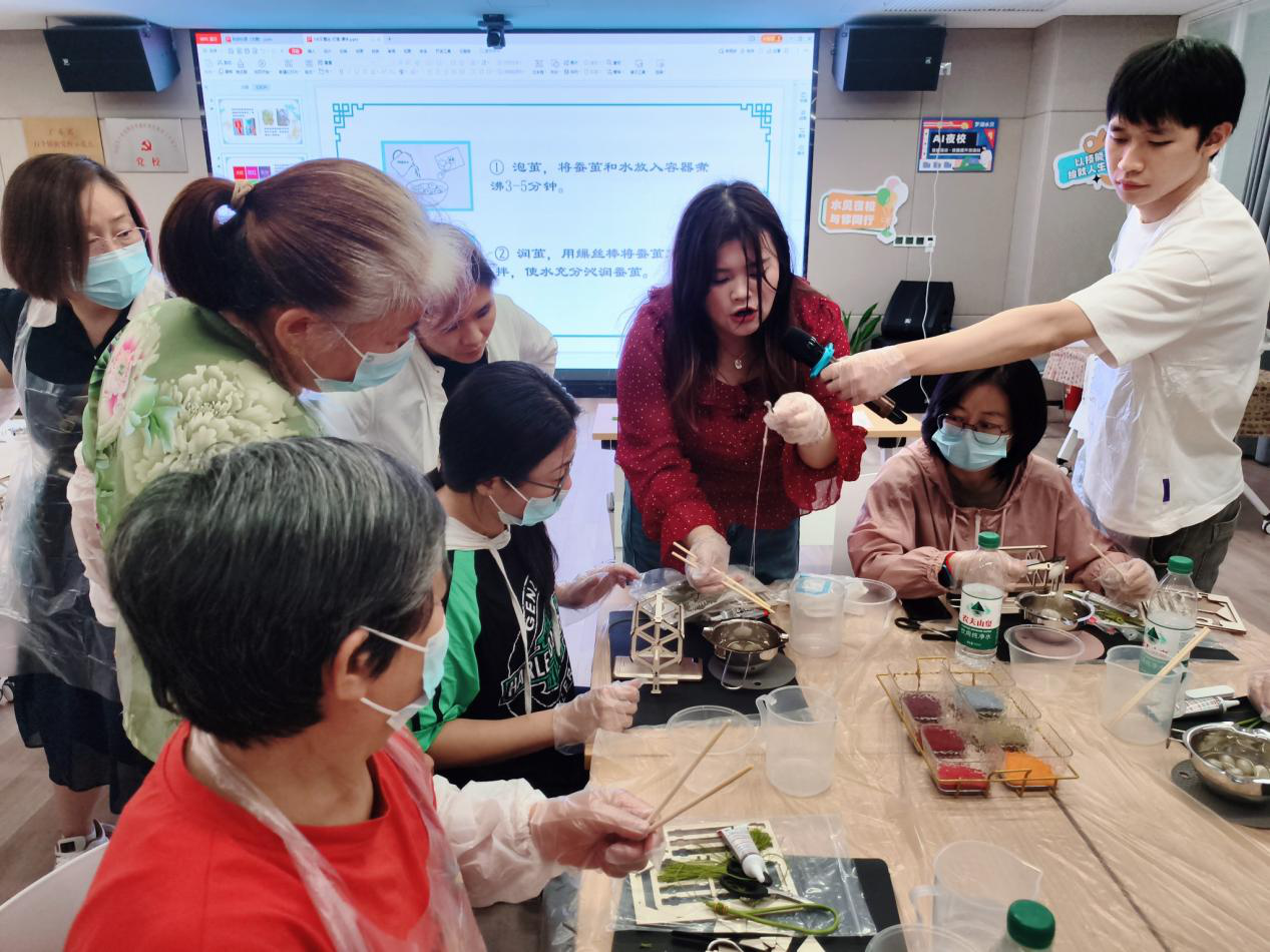 水贝社区举办蚕丝手工技艺体验活动 传承非遗文化