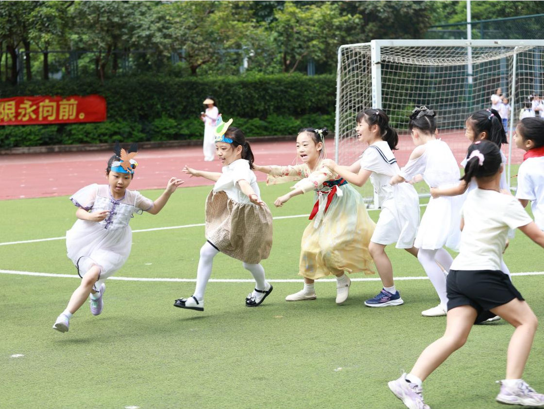 南山实验教育集团园丁学校心理活动月落幕，“致童年”游园活动开启