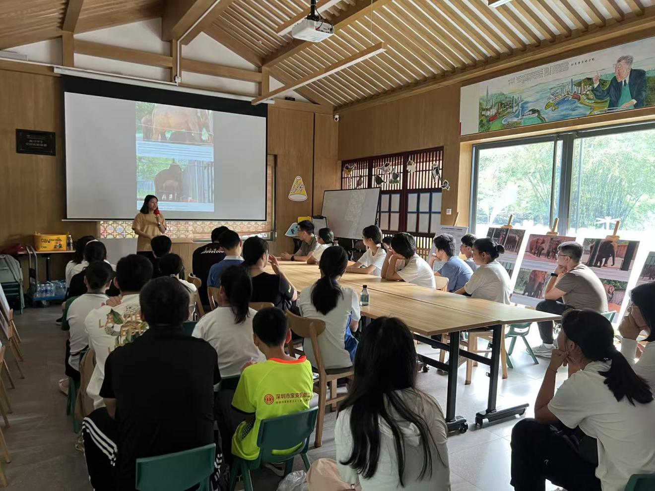 “保护濒危物种公益展 ”在四海公园举行