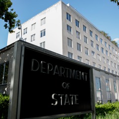 特朗普出访沙特前　美国务院批准35亿美元导弹军售