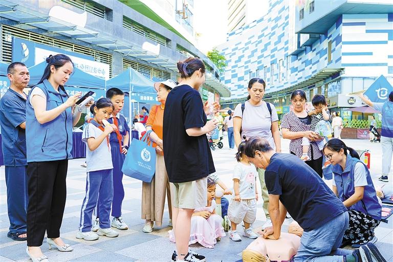 龙华区开展“5·12防灾减灾日”主题宣传活动