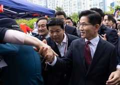 聚焦|金文洙成为韩国国民力量党总统候选人