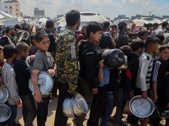 以军空袭加沙地带南部致11人死亡