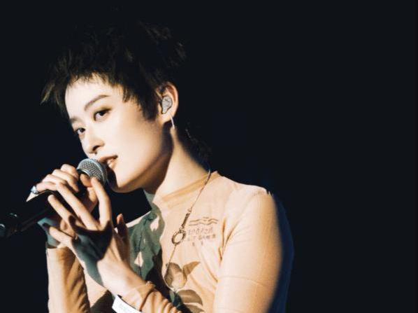 准备了一年，知名女歌手520官宣！网友：好浪漫