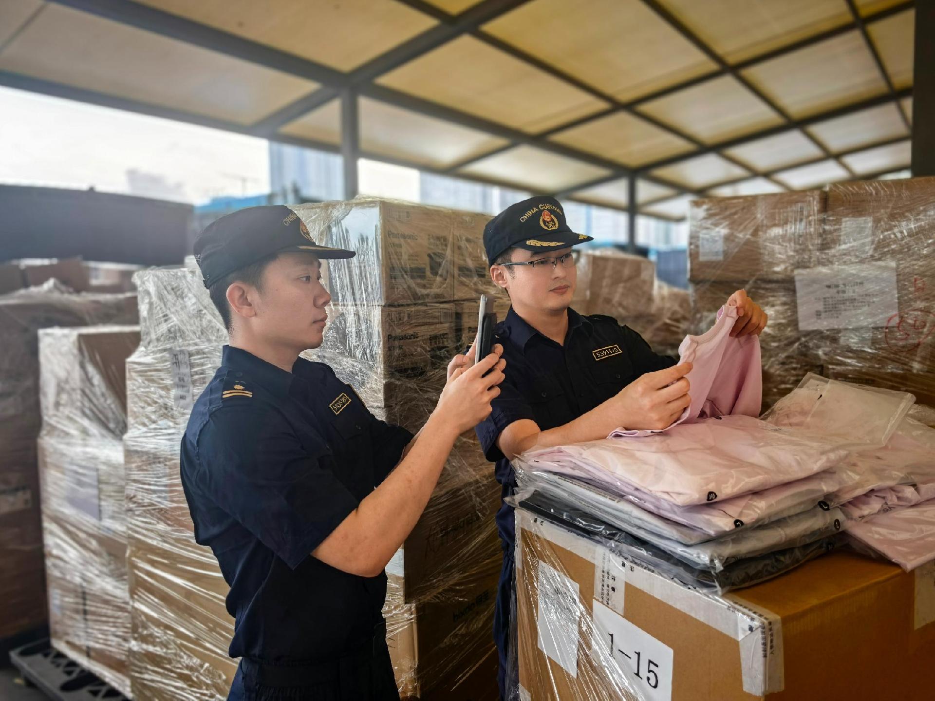 “管得住”“通得快” 皇岗海关严把儿童用品进口安全关