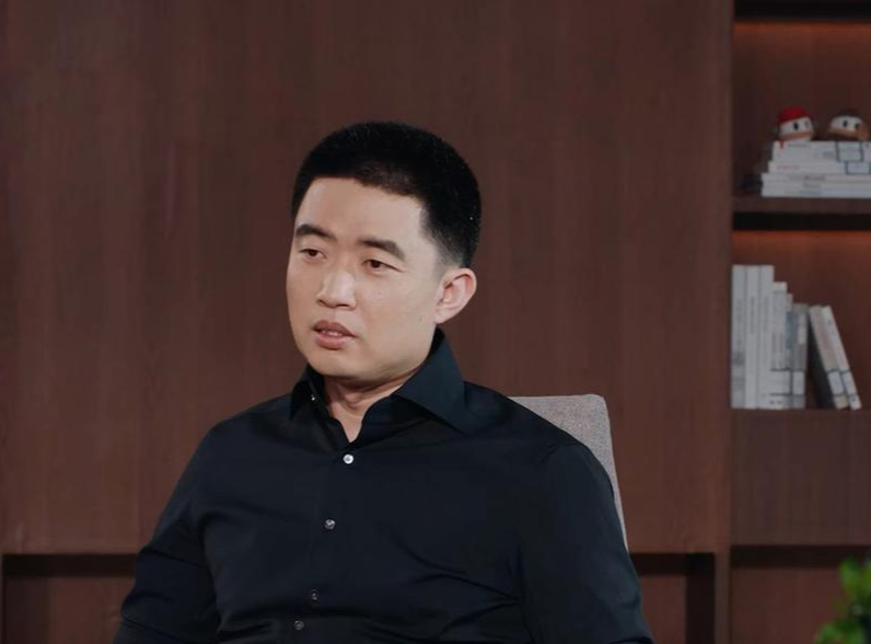 李想再谈人工智能：理想汽车VLA司机大模型在成长中持续解决行业问题