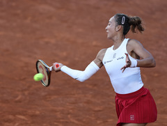 （体育）（11）网球——WTA1000罗马站：郑钦文晋级16强
