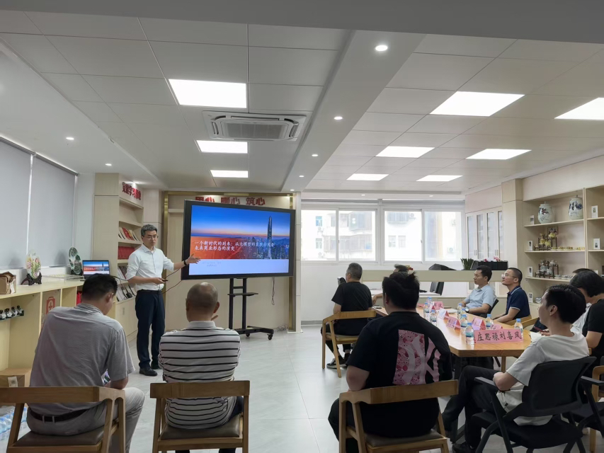 南园街道政协联络工委开展“委员+小分格”行动，搭建政企民互动新桥梁