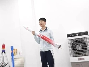 深议 | 中学生造火箭彰显创新风采