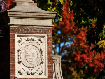 美国总统特朗普表示将取消哈佛大学免税资格