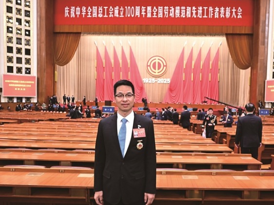 致敬劳动者丨全国劳动模范李政：精耕“小钻头”的“刀锋战士”
