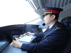 铁轨上的平安“驶”者