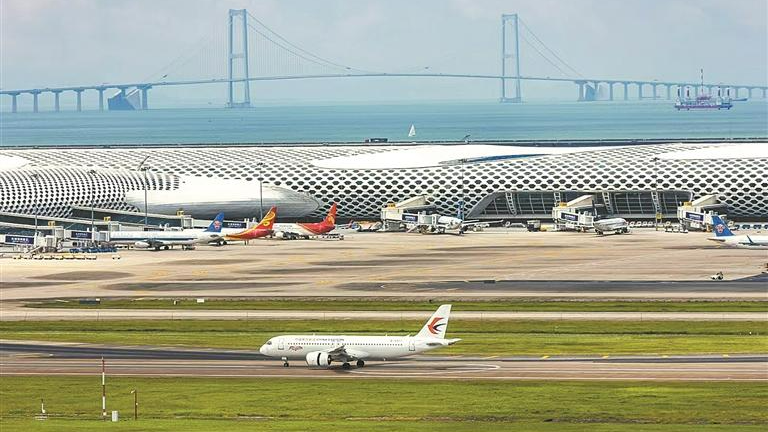 C919国产大飞机首航深圳，深圳⇌上海每天往返一班