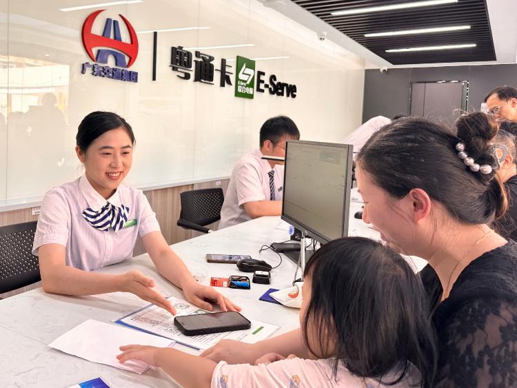 “港车北上”：超2300万次跨境通行更智慧更“有数”