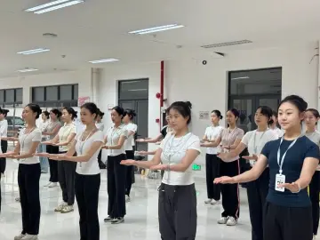 深大志愿者正式进组，全运颁奖台迎来“青春礼仪天团”！ 