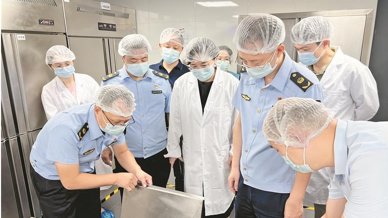 市场监管部门督导检查玉律学校食品安全