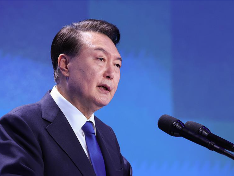 尹锡悦出席涉嫌内乱案的第八次庭审