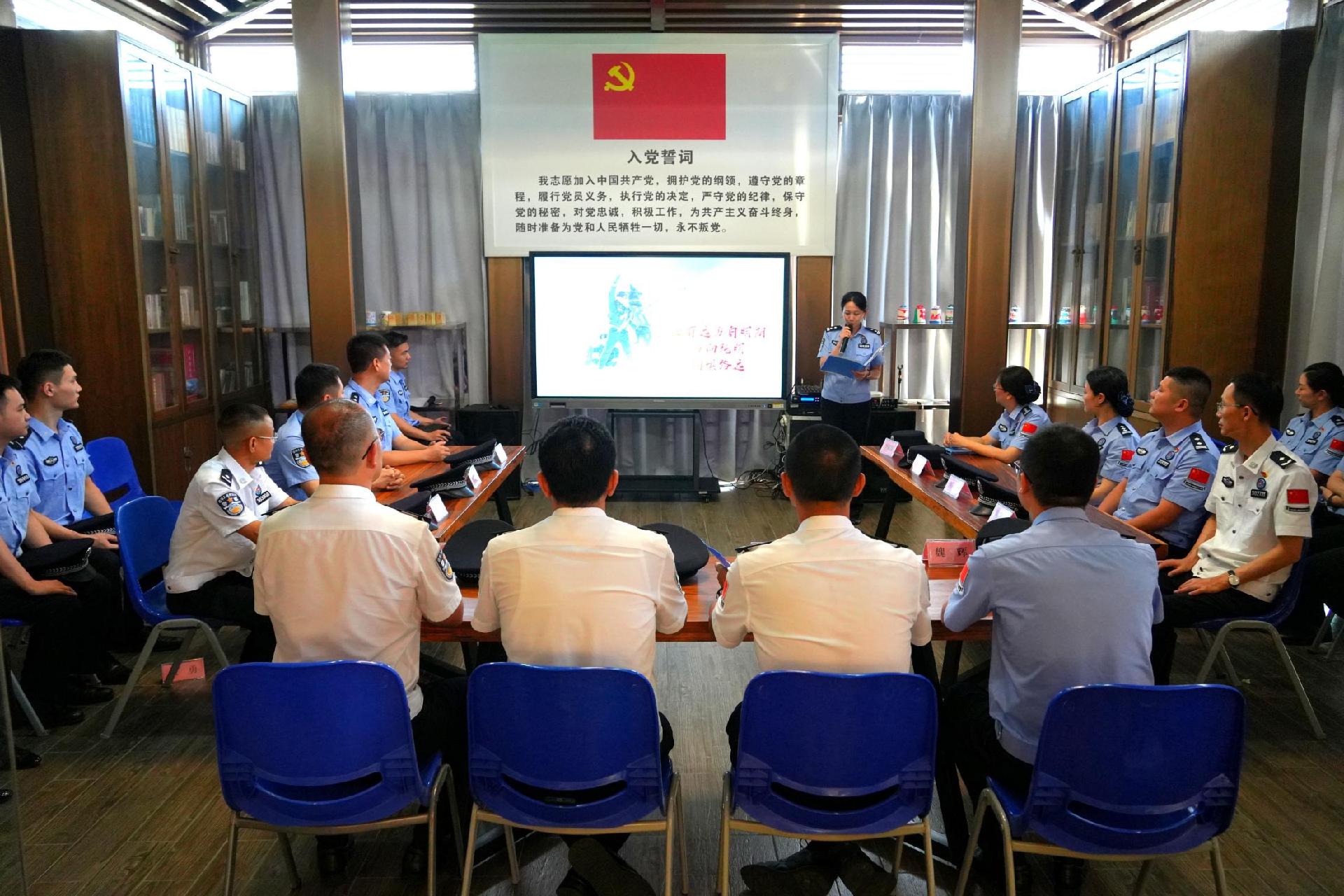 沙头角边检站开展“界碑映初心，光影筑忠诚”活动