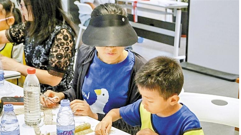 龙华区司法局:玩转非遗艺术 让学法更有趣