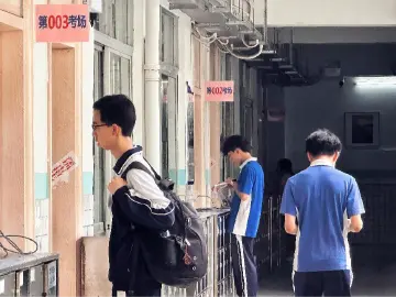 深圳76个高考考点同步开放 考生提前到考点熟悉考试环境