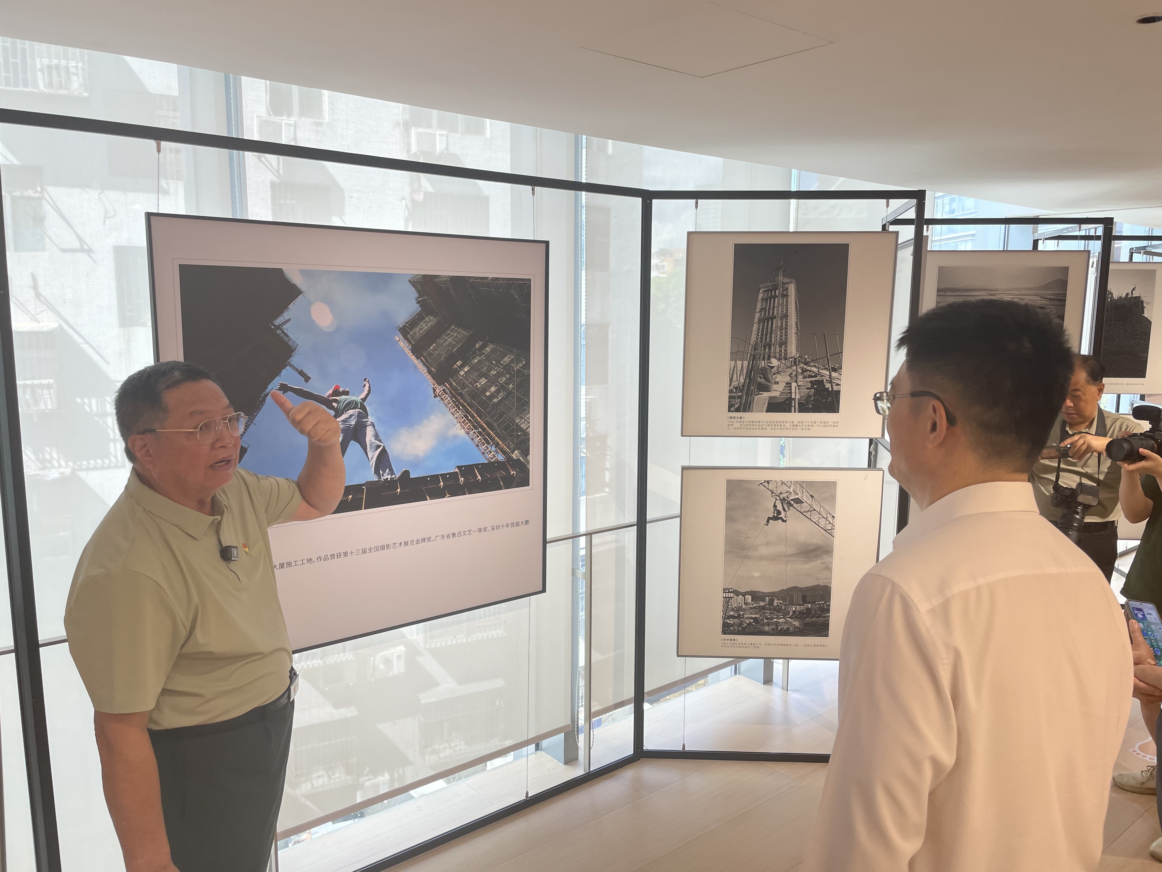 “军魂筑城·戎耀同行”深圳特区45周年基建工程兵献礼特展开幕