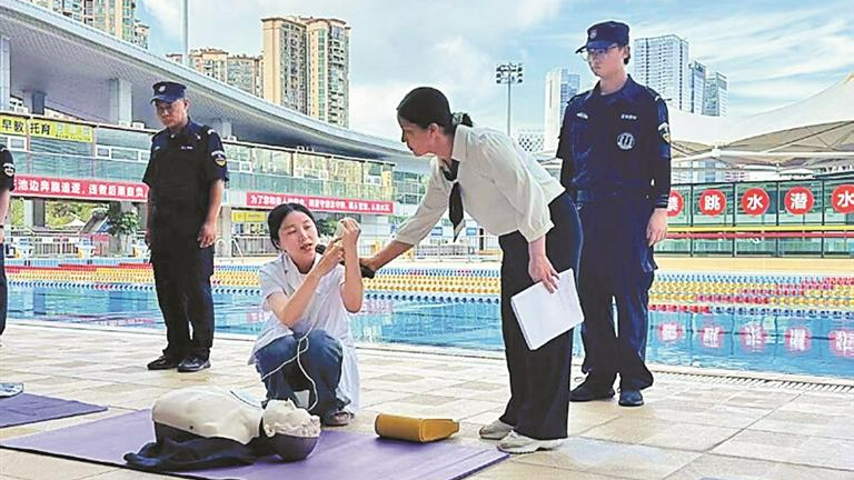 宝安区文体中心开展培训及演练增强职工急救技能