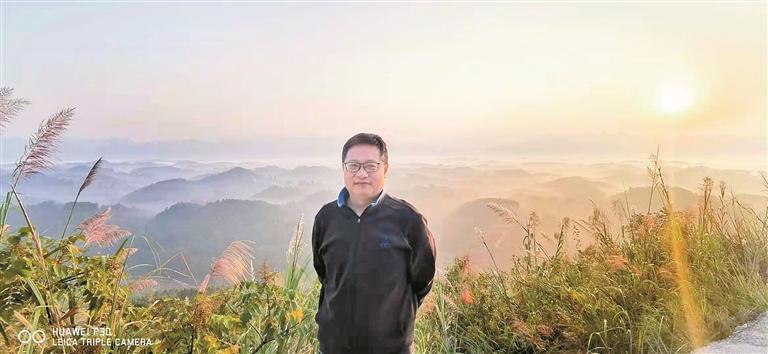 宝安作家新书 | 文字见证生命之旅 ——青年作家杨刚散文集《匆匆》近日出版