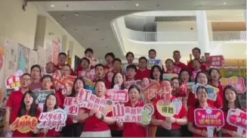 “2025，红山必胜！”高三教师家长拉横幅齐声助威