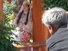 新疆伊宁六星街：旅拍消费新场景 激活夏日文旅经济