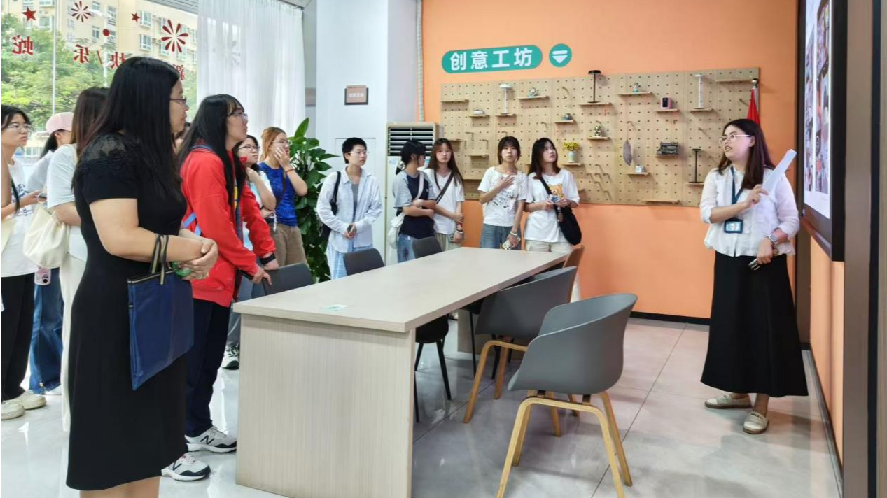 中山职院师生走进石岩浪心社区党群服务中心