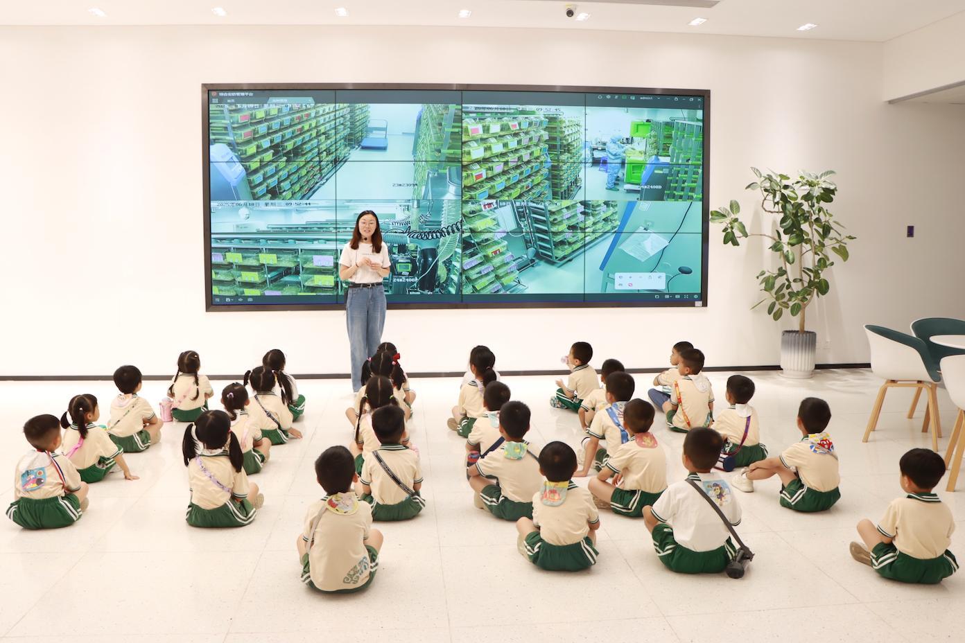 在“科普盛宴”中感受科学魅力，玉律少年走进深圳湾实验室